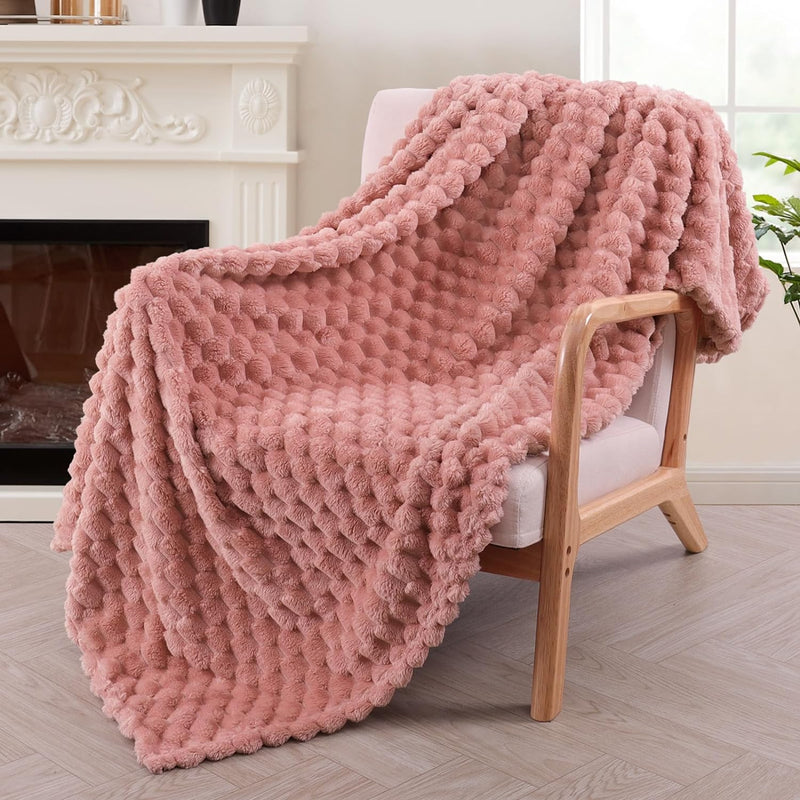 Extra Large Soft Fleece Throw Blanket, 50X70 Inches 3D Clouds Stylish Jacquard Throw Blanket For Couch, Cozy, Warm And Lightweight For Winter, Dusty Pink Blanket